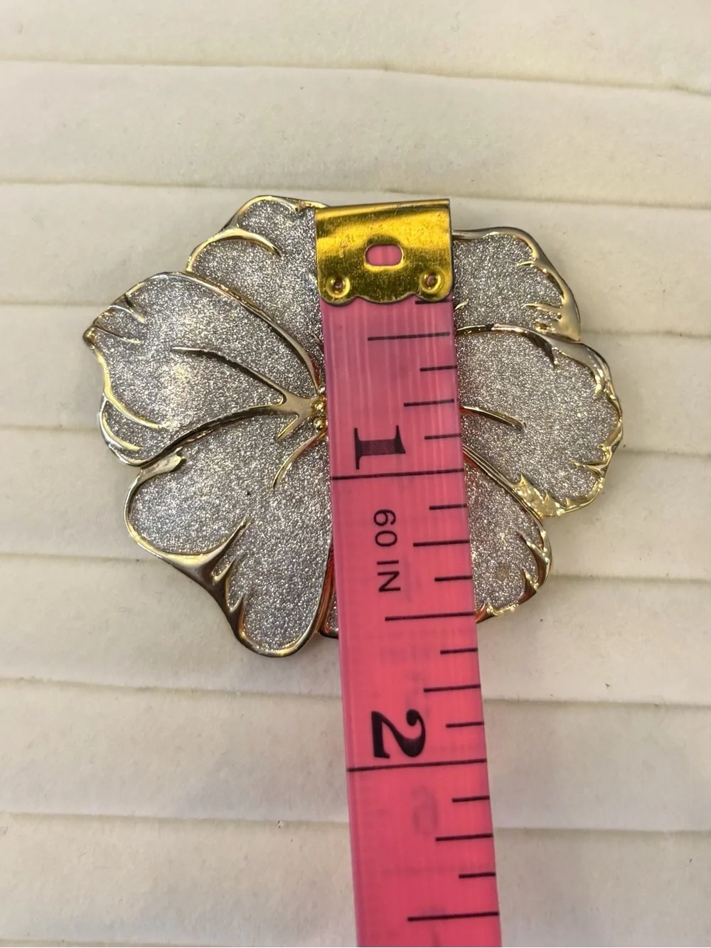 VTG Flower Brooch‎ Glitter Rhinestones Gold Tone Floral Spring Nature Tropical